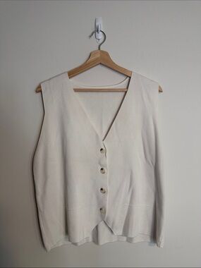 SHEIN Cream Button-Front Knit Vest
